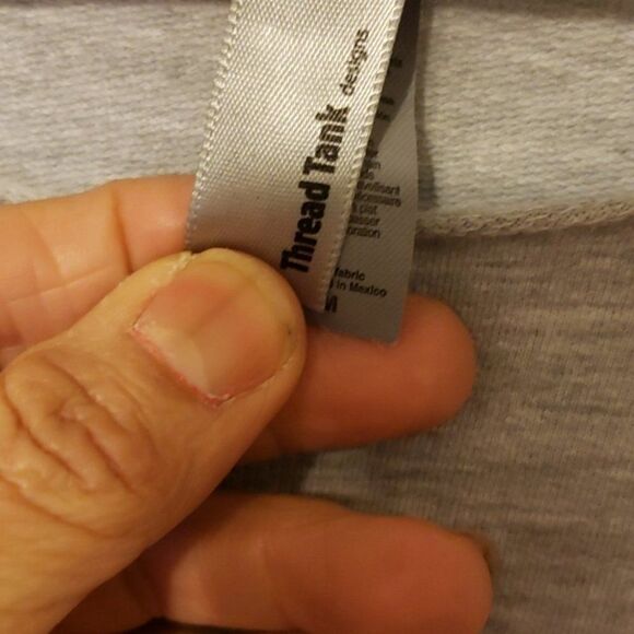 Thread Tank Sweatshirt - Picture 2 of 4